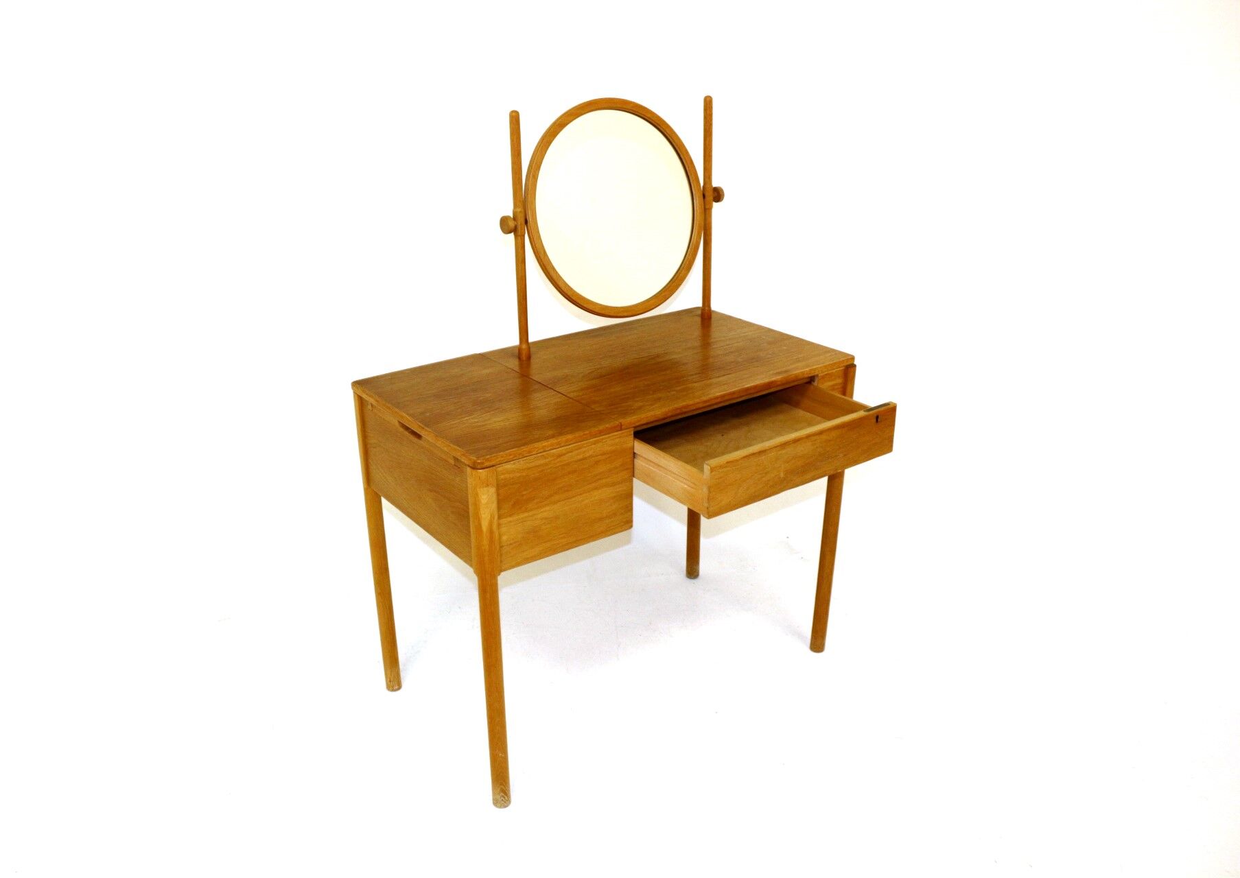 Oak hairdresser, Sweden, 1960