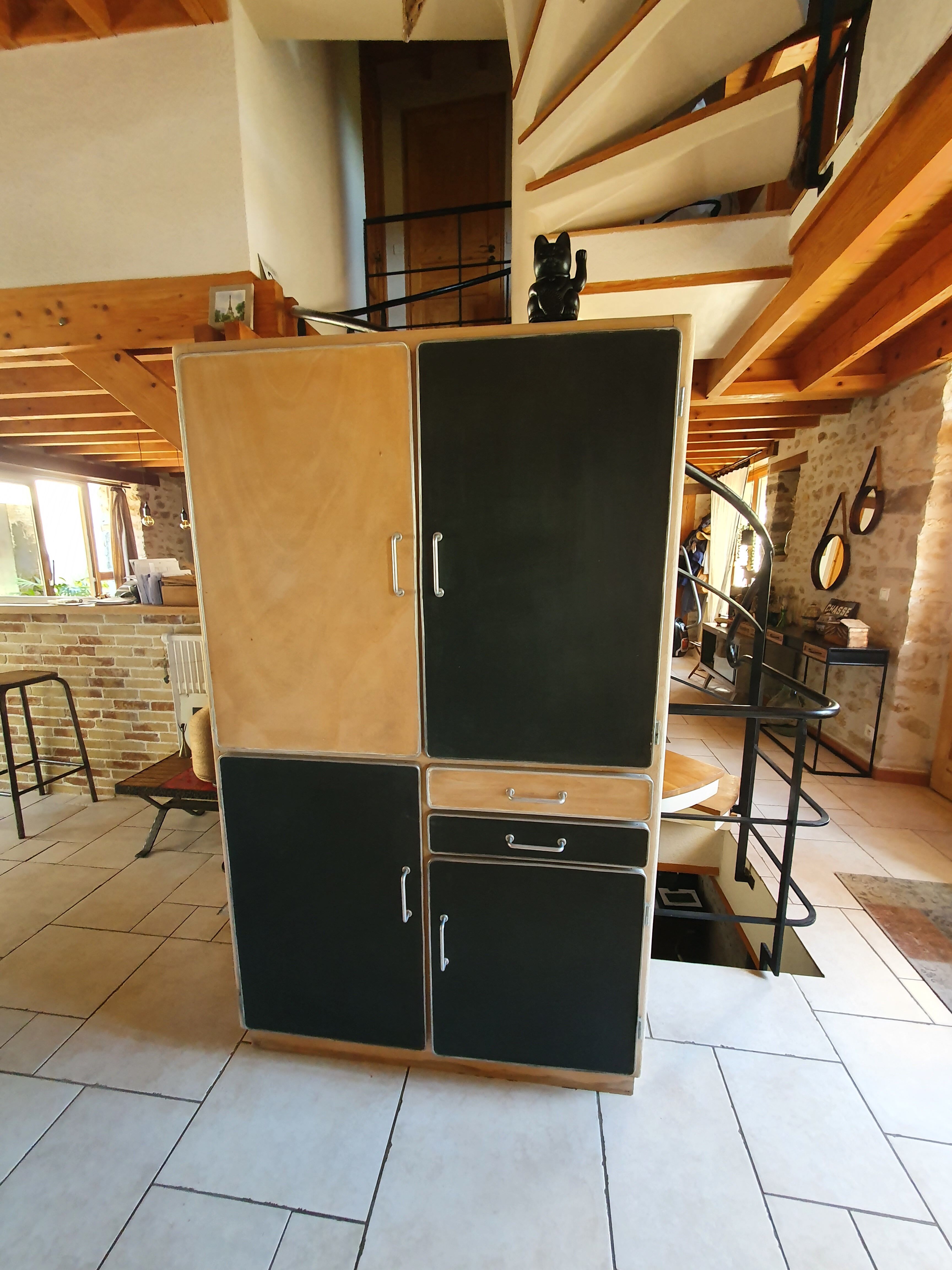 Armoire de cuisine vintage