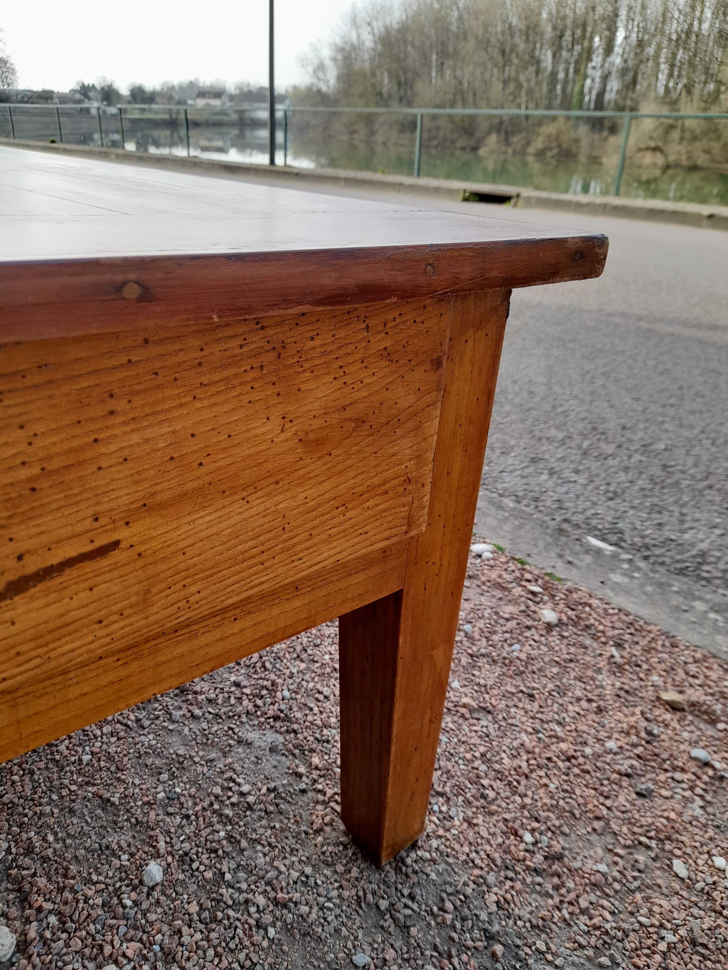 Rustic farm coffee table 3 drawers -1m72
