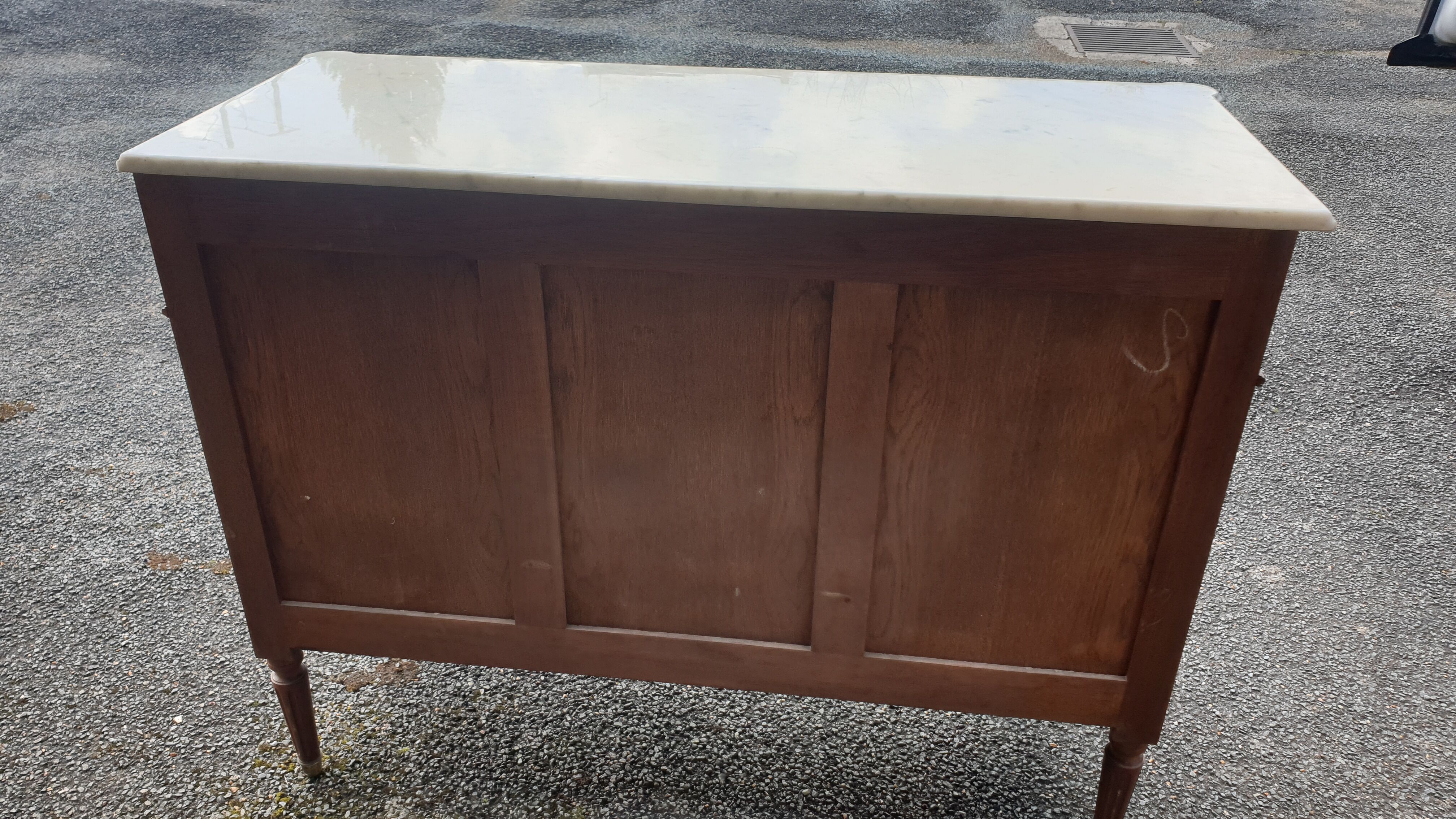 Louis XVI accajou chest of drawers and white marble