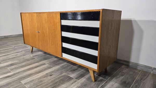 Buffet de Jiri Jiroutek pour Interior Prague, années 1960