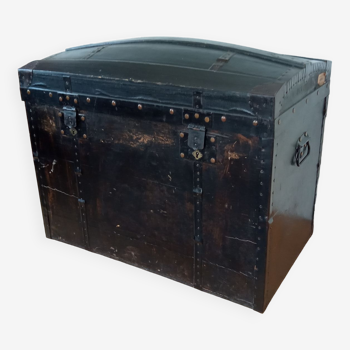 Travel trunk 1900