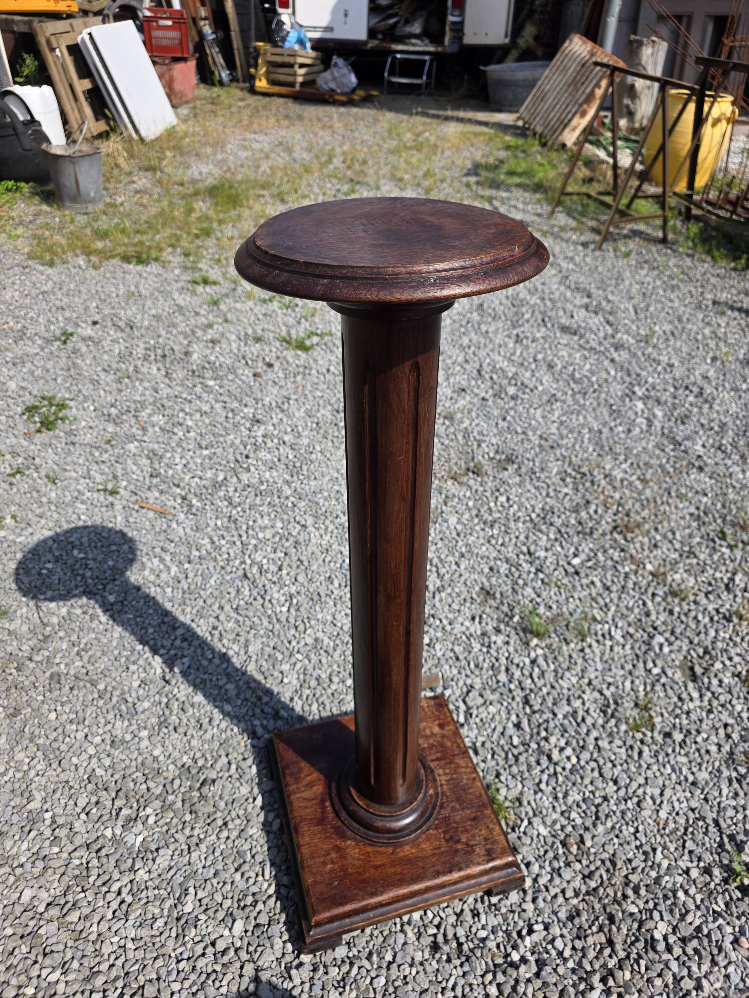 Solid oak column pedestal