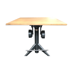 Table style industriel