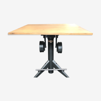 Large industrial style table. Solid wood - Metal.
