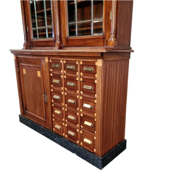Armoire de pharmacie Art Déco, 1909