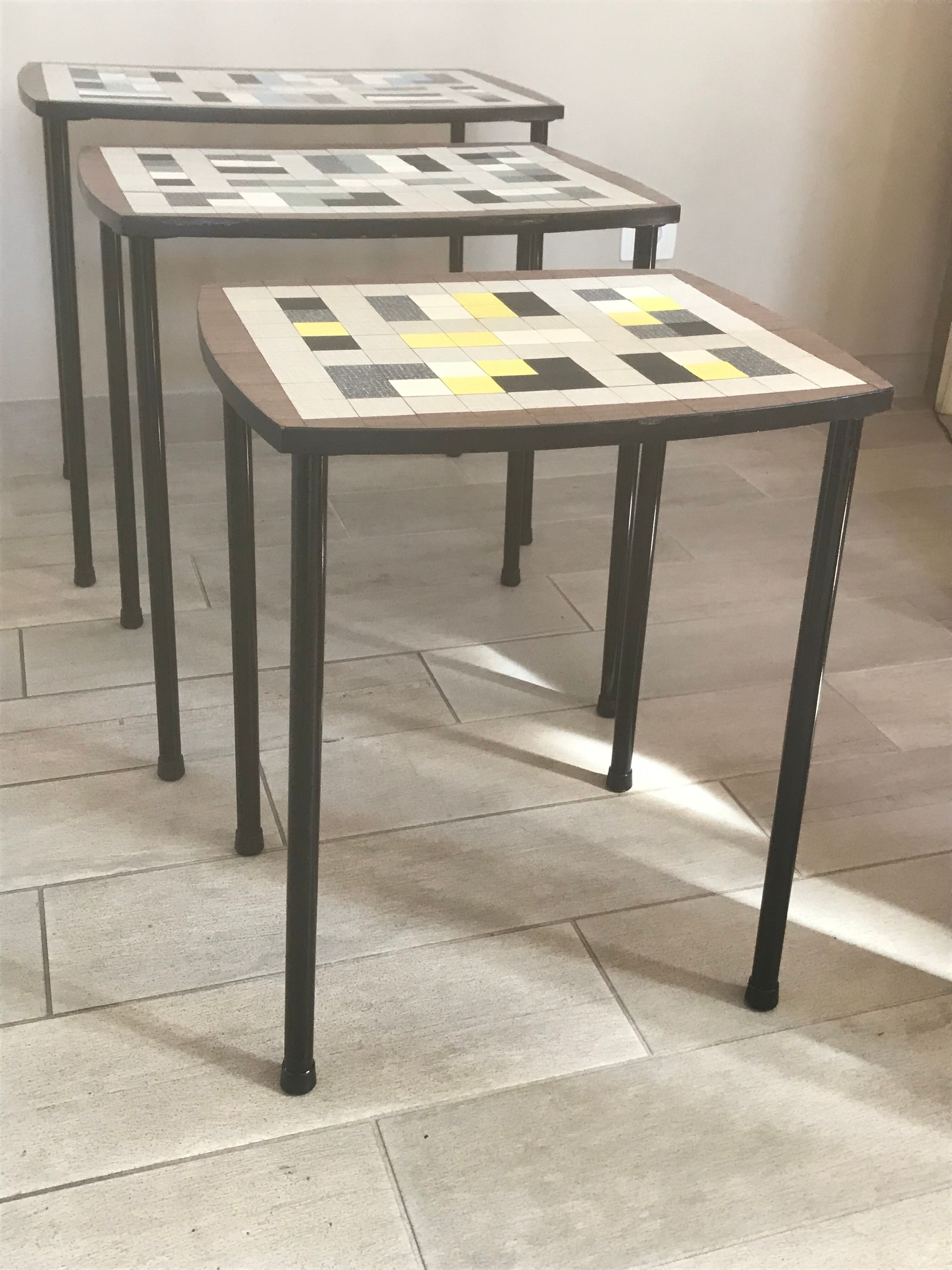 Pull-out tables vintage design annees 60