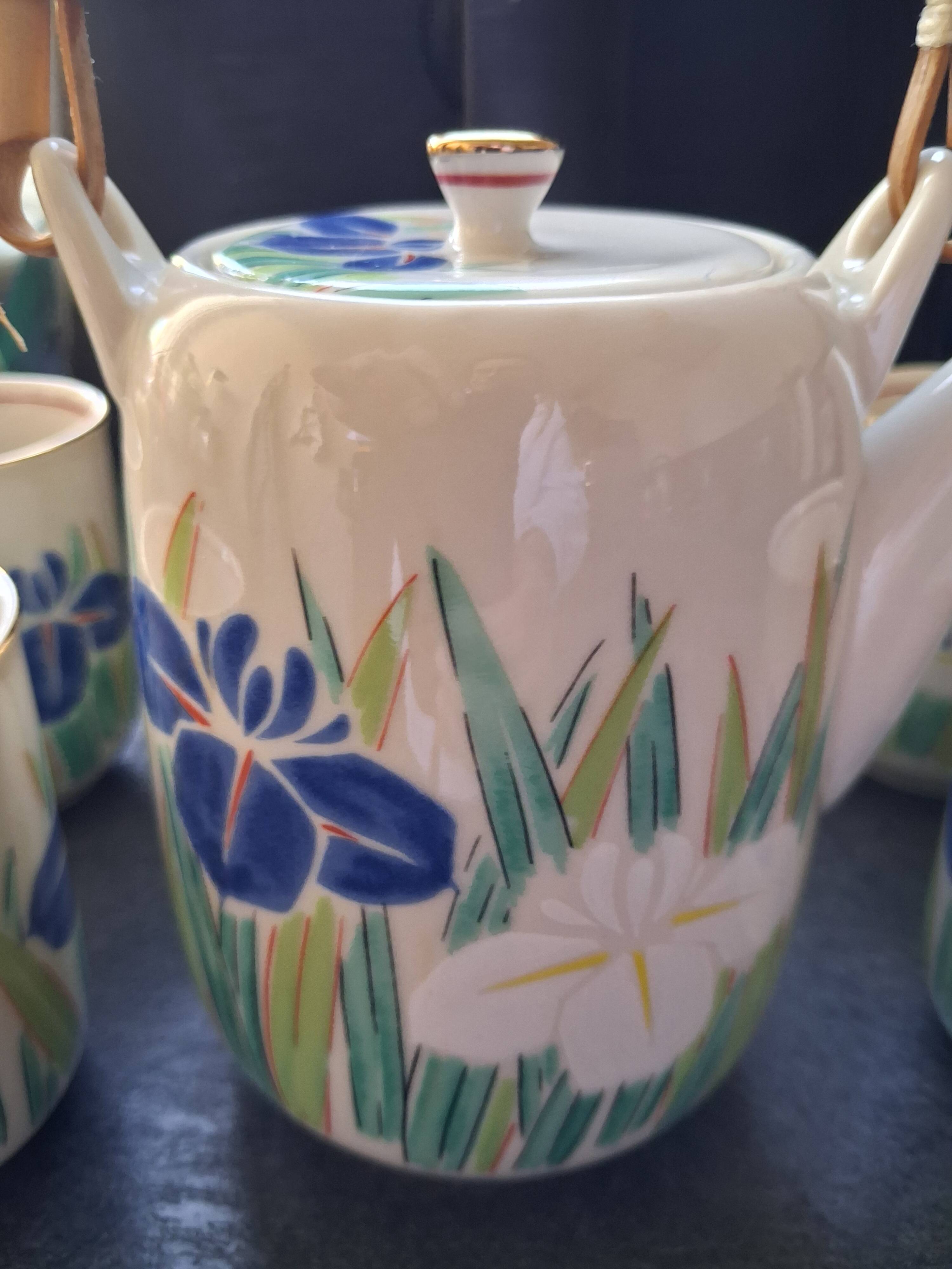 Japanese service iris Kozan-Gama from Mino