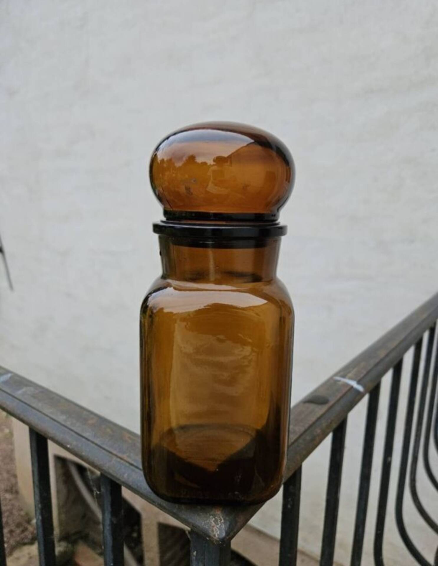 Bocal en verre ambré