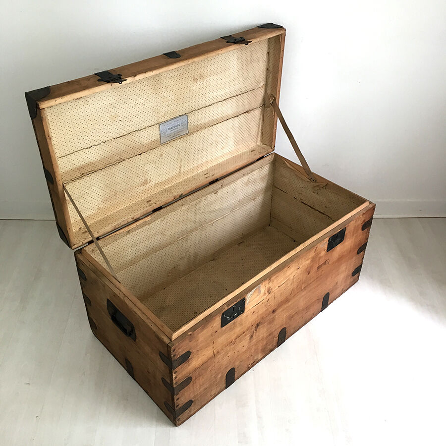 19th end wooden chest