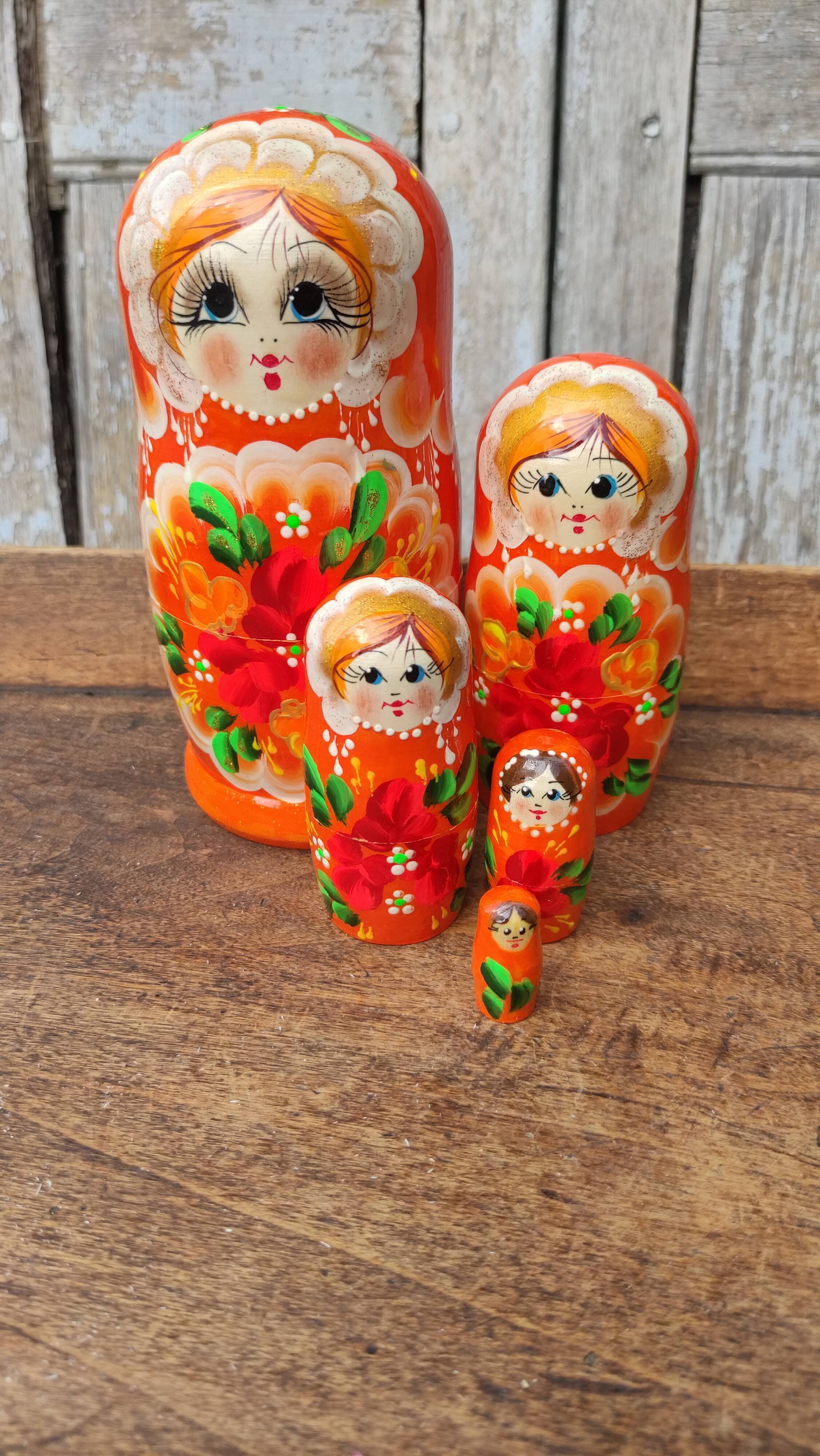 Poupées russes ou Matriochka traditionnelle