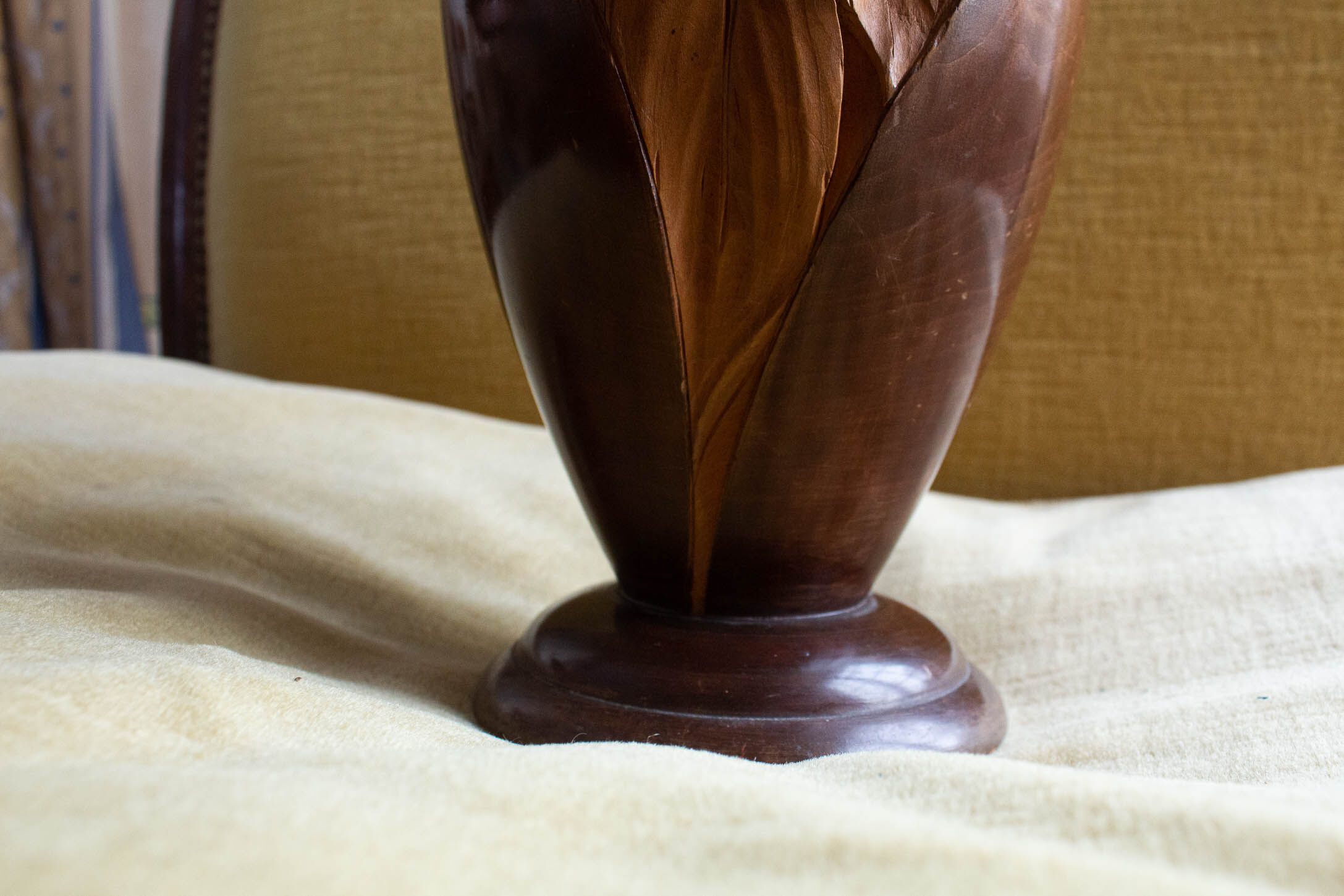 Vase en bois Art Deco sculpté