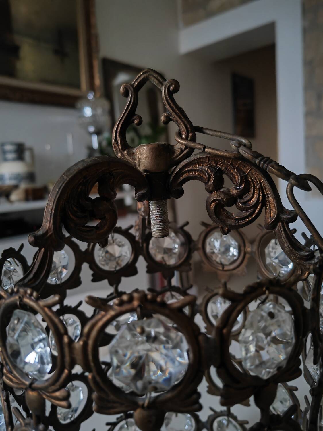 Hanging lantern light