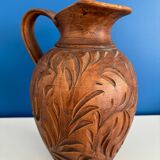 Ceramic pitcher imitating wood