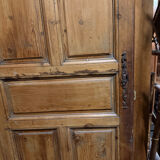 White wooden bonnetière