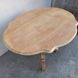 Solid wood pedestal table