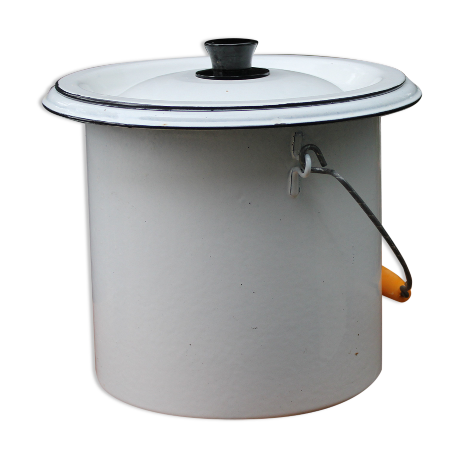 White enamelled bucket