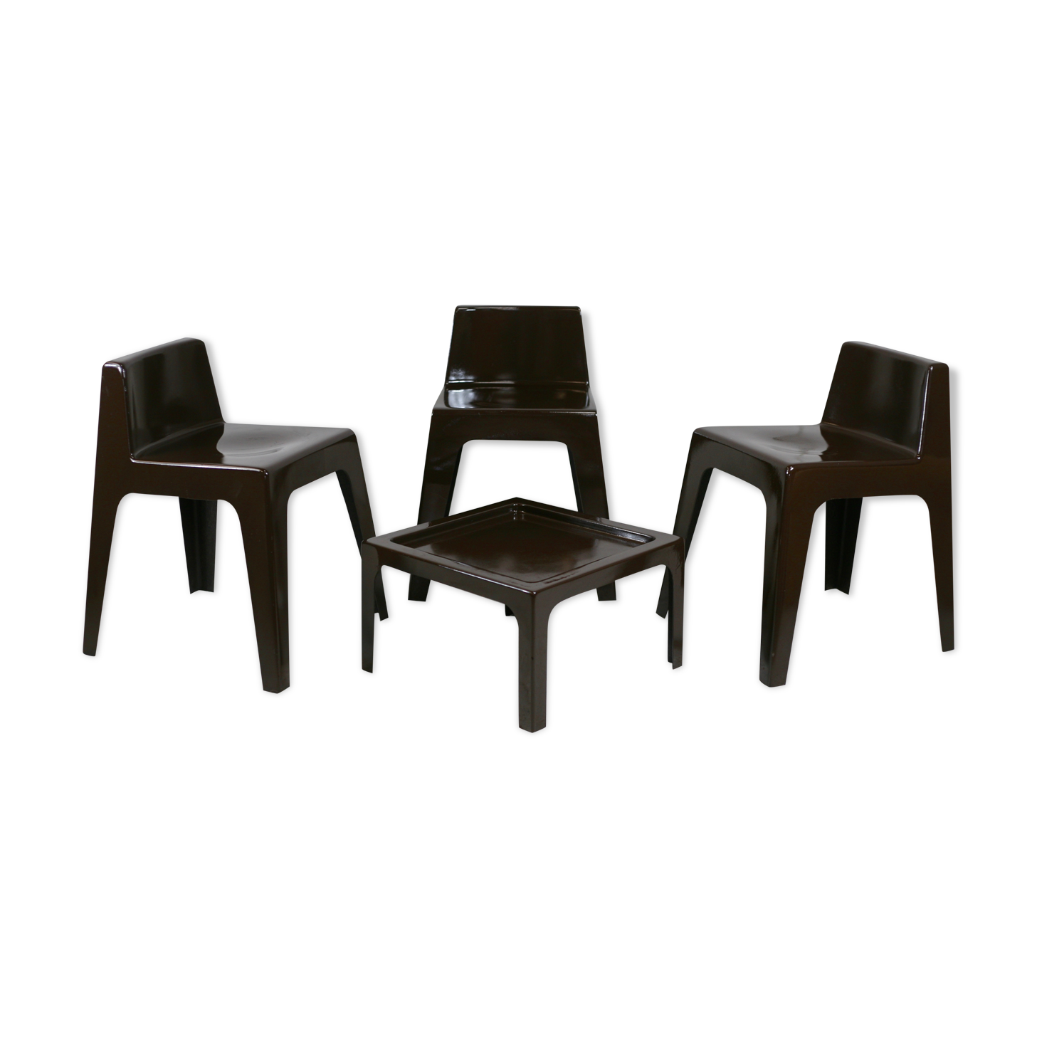 Set ode 3 chairs and 1 coffee table, fiberglass, chocolate color, France, cira 1970