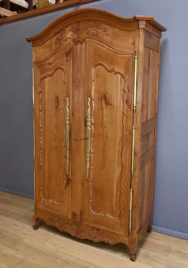 Armoire Nantaise en Merisier, style Louis XV – 1ère partie XIXe