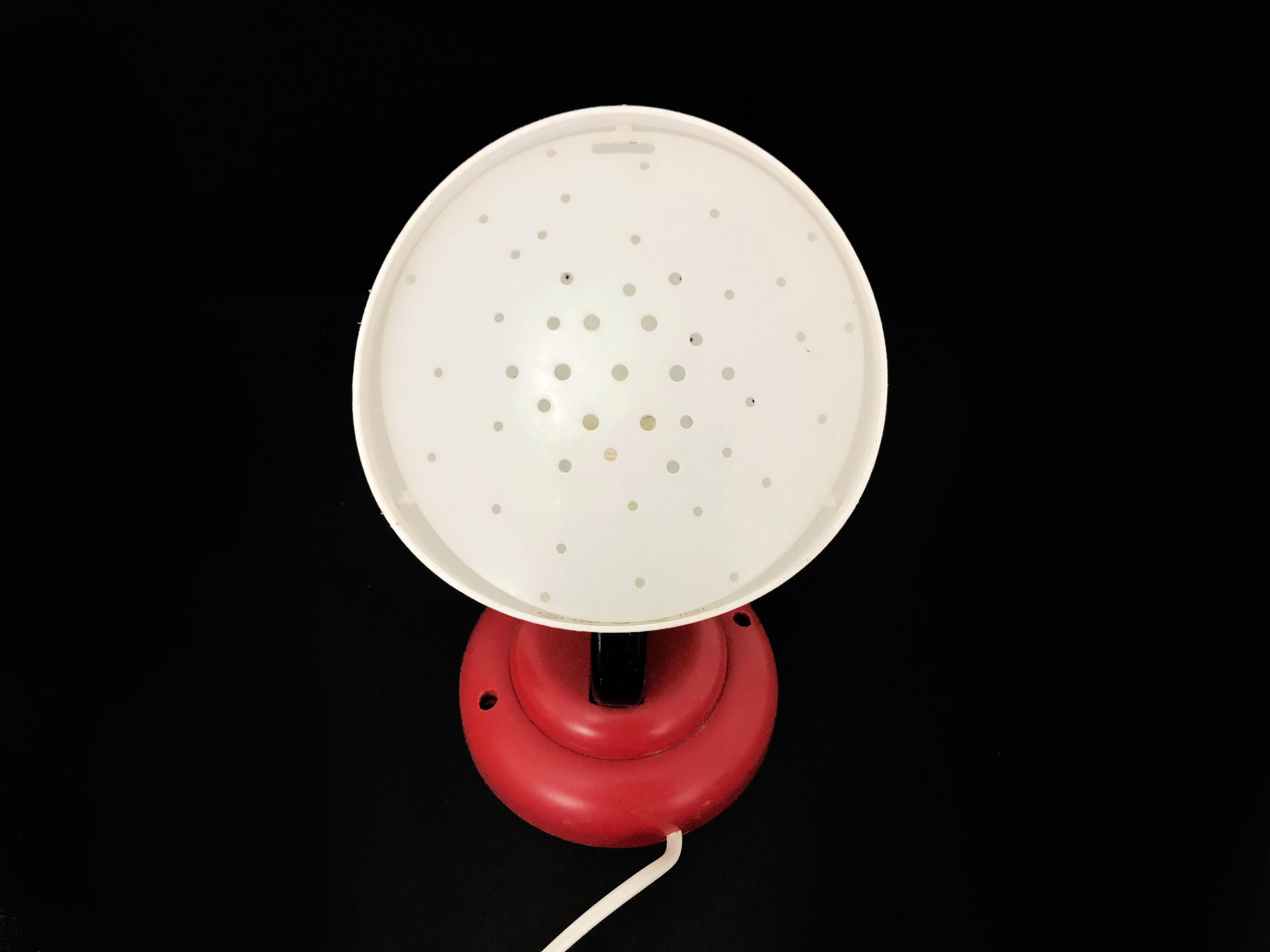 Post modern Memphis Milano style wall lamp by Maria Vinka. Year 80