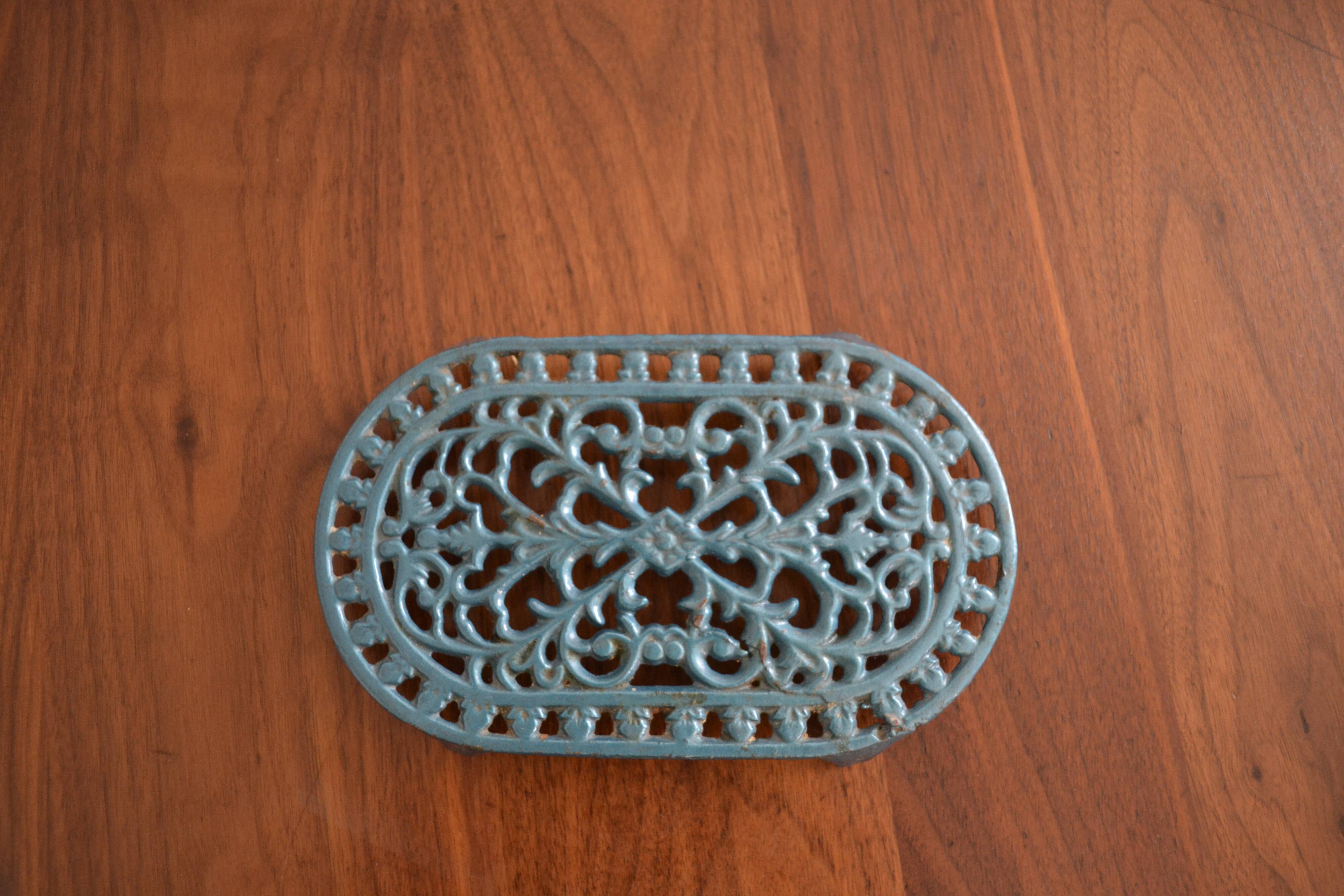 Openwork metal trifle