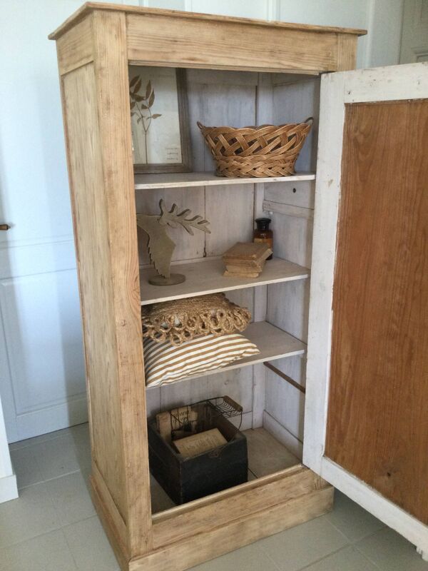 Petite bonnetière ancienne décapée