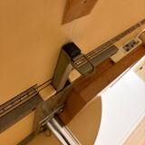 Round extendable folding Formica table with metal legs from the 50s/60s in green.