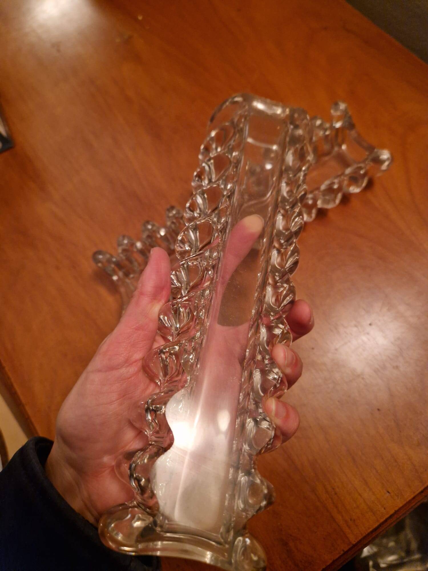 Transparent crystal centrepiece, glossy finish and fine size