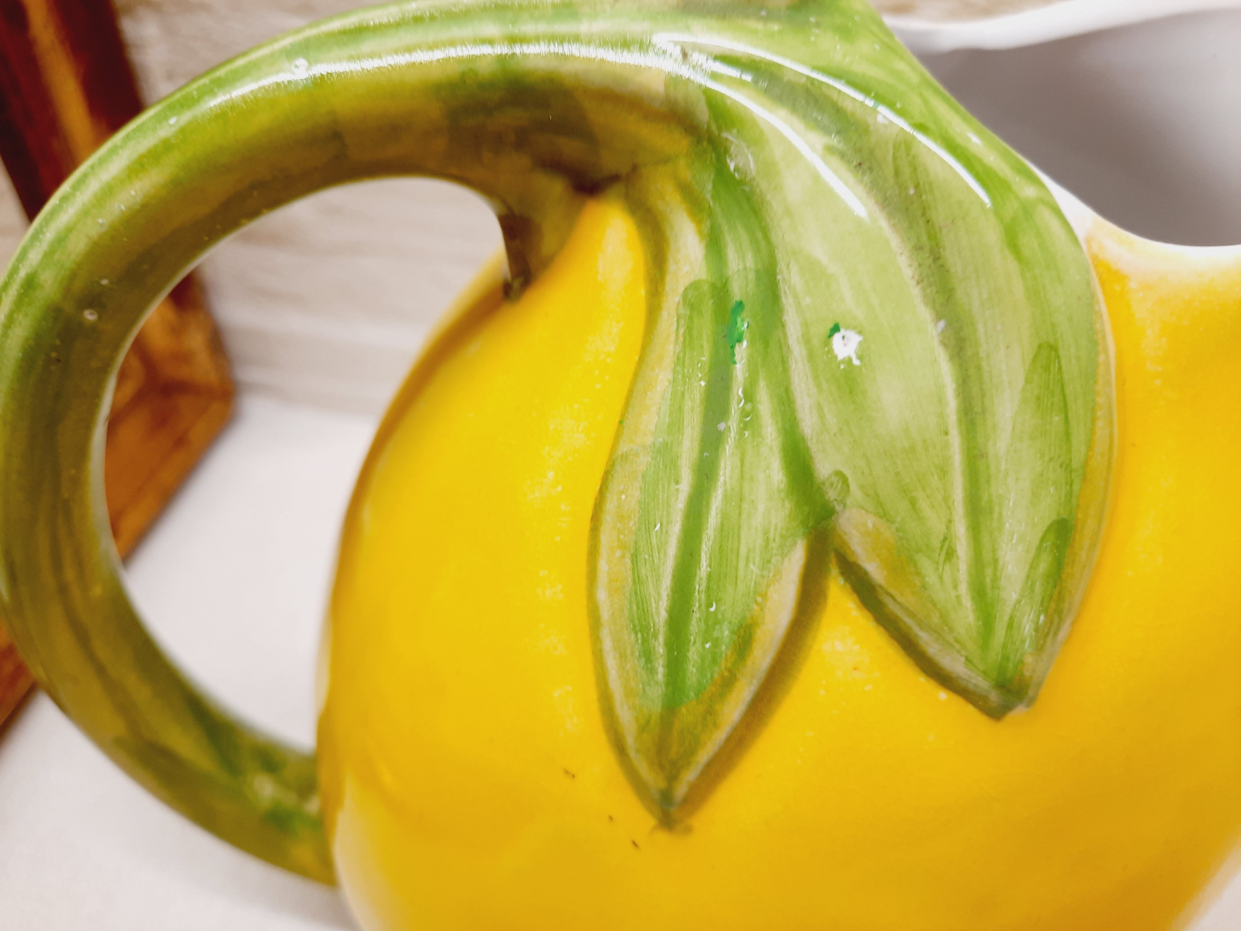 Lemon pitcher