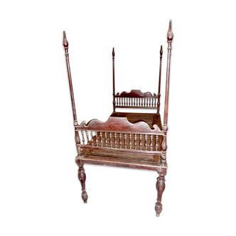 Colonial bed in rosewood