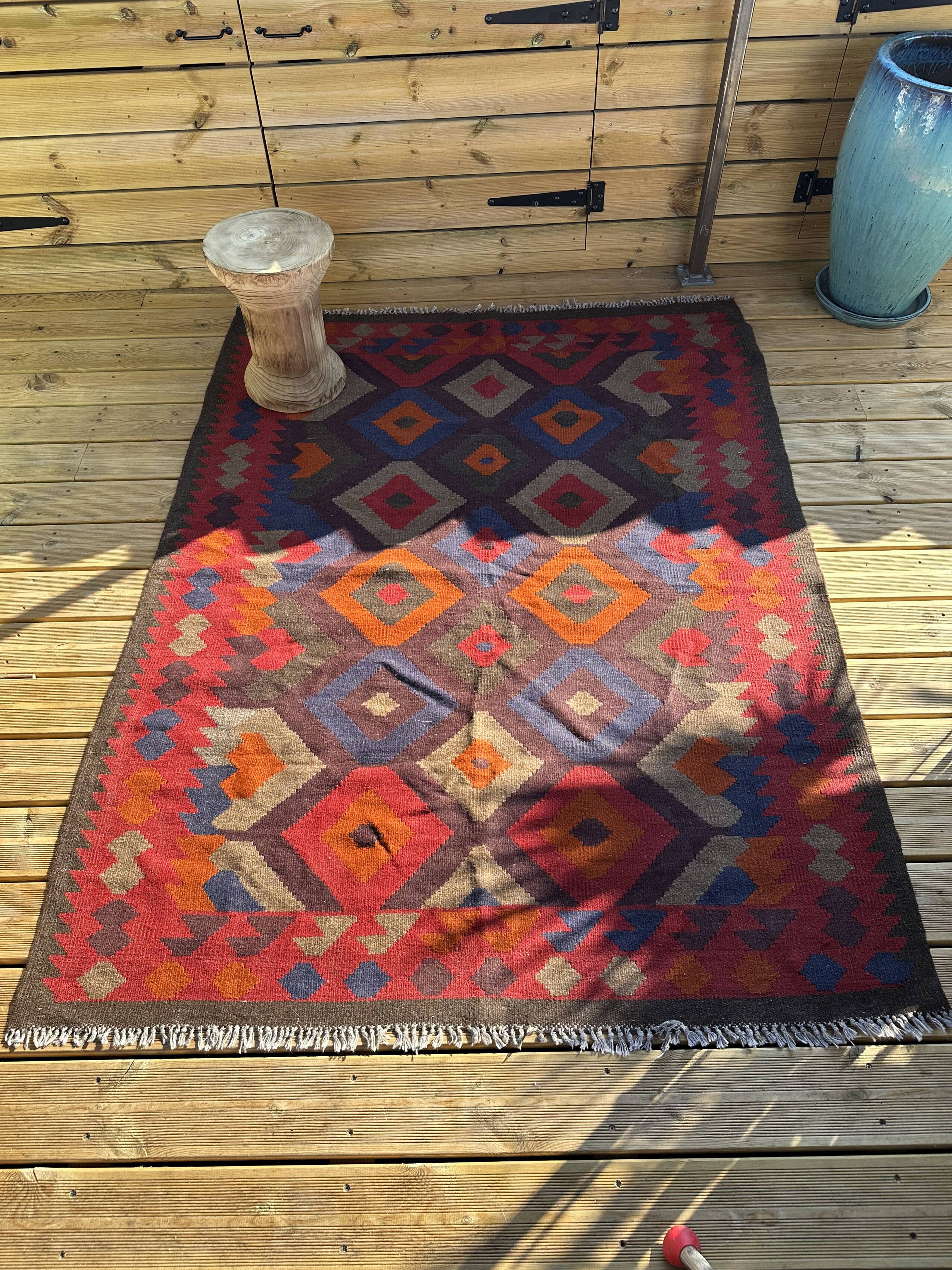 Multicoloured artisanal kilim rug 200x156cm. Turkey, 1970s.