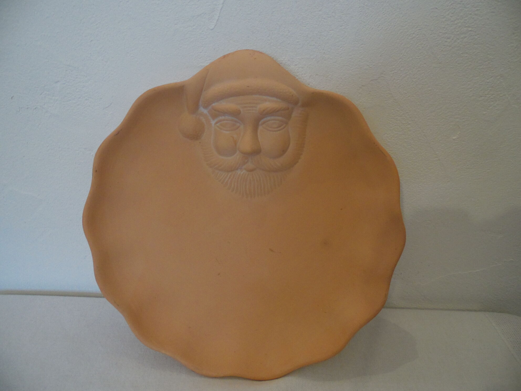 Terracotta dish Santa Claus