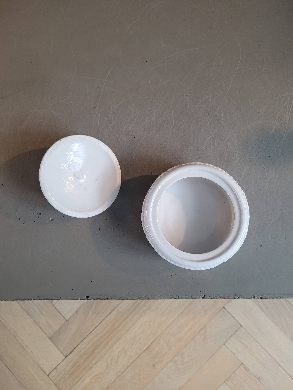 Boîte, bonbonnière en porcelaine