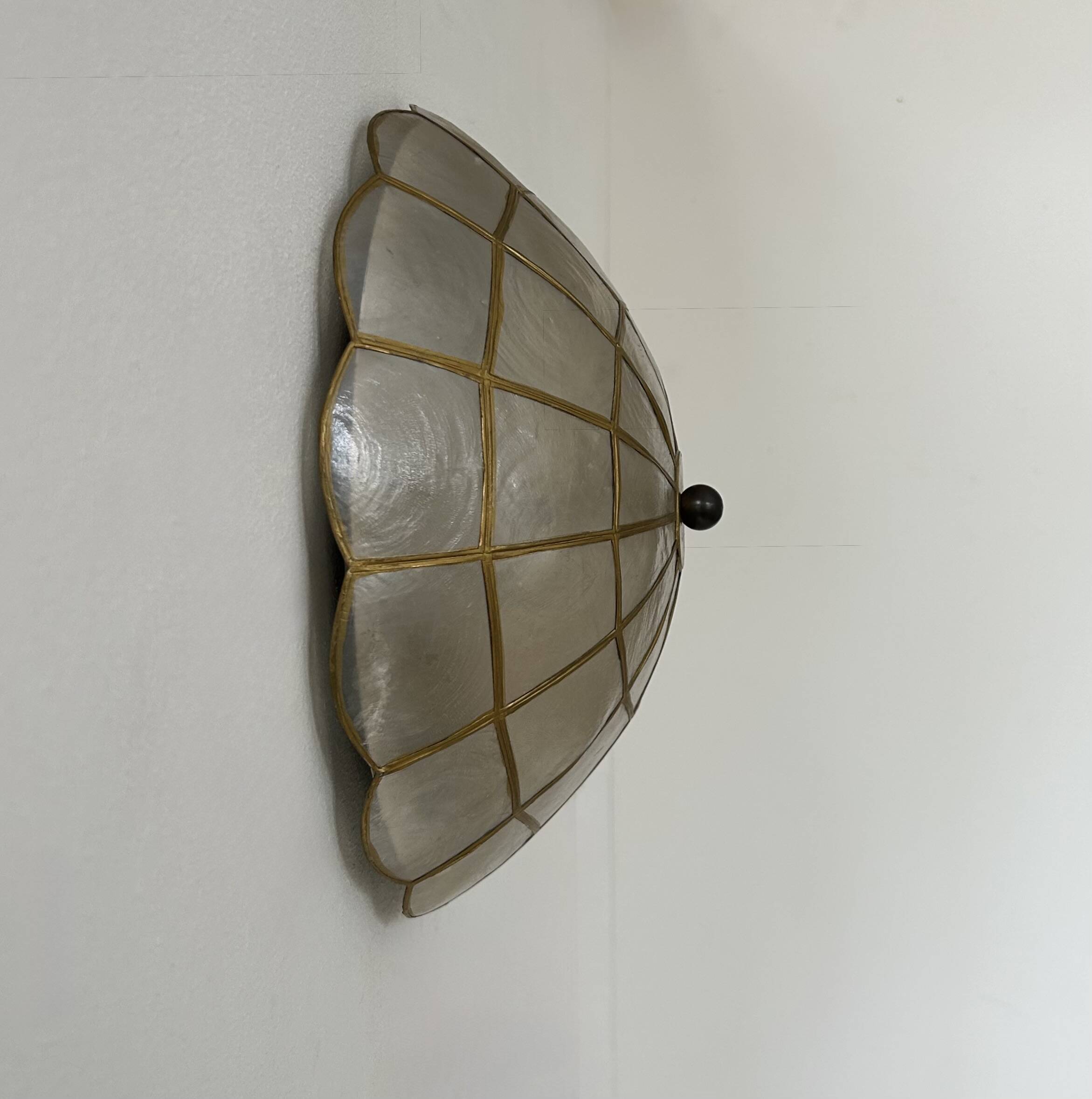 Paire d'applique vintage, nacre et laiton, France, 1980