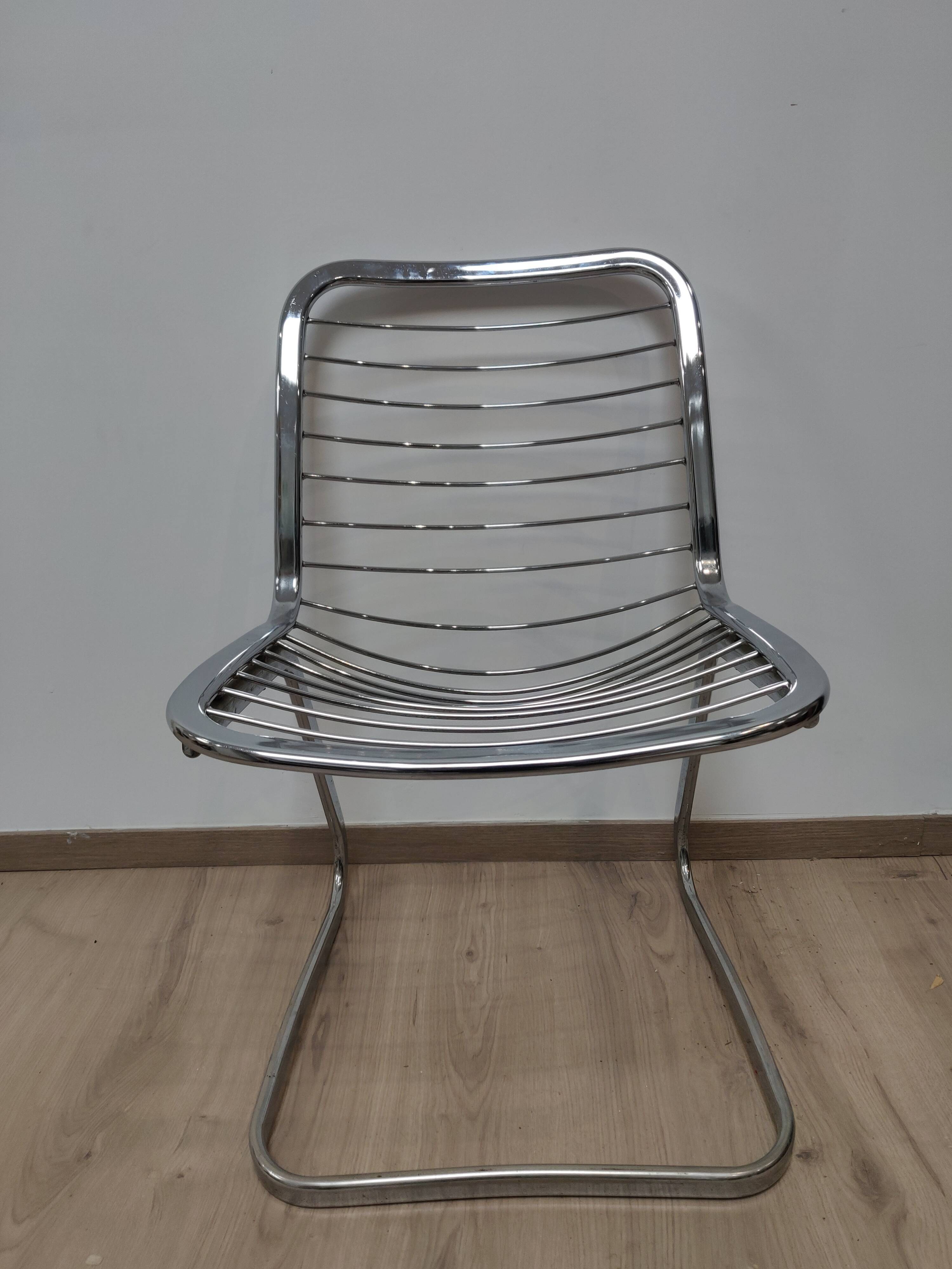 Chaise en métal chromé années 70 design italien