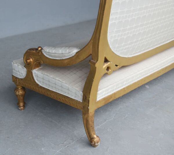 Banquette basse en bois doré de style Louis XVI époque Napoléon III