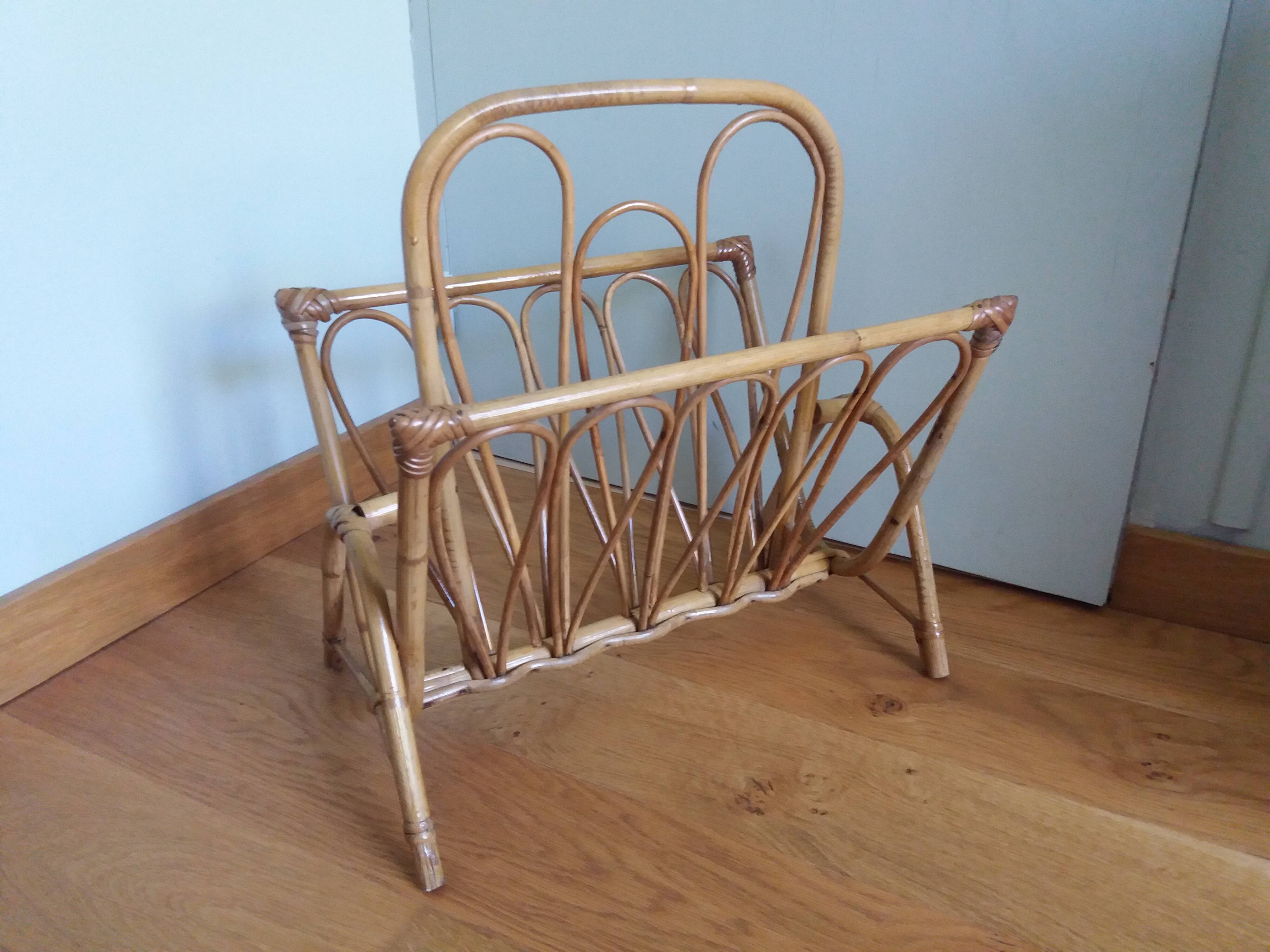Wicker magazine rack