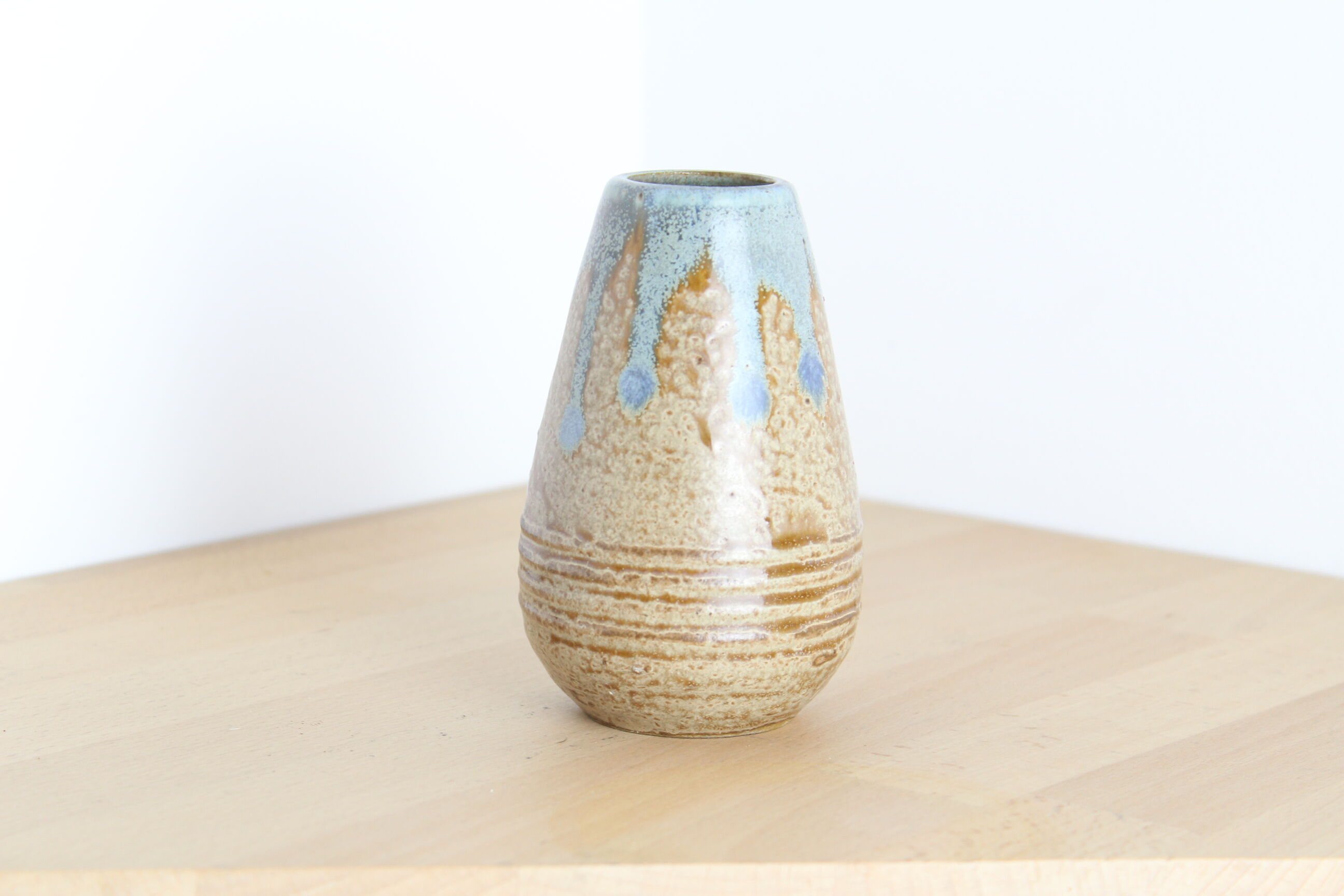Vase 11cm ceramic with blue drips