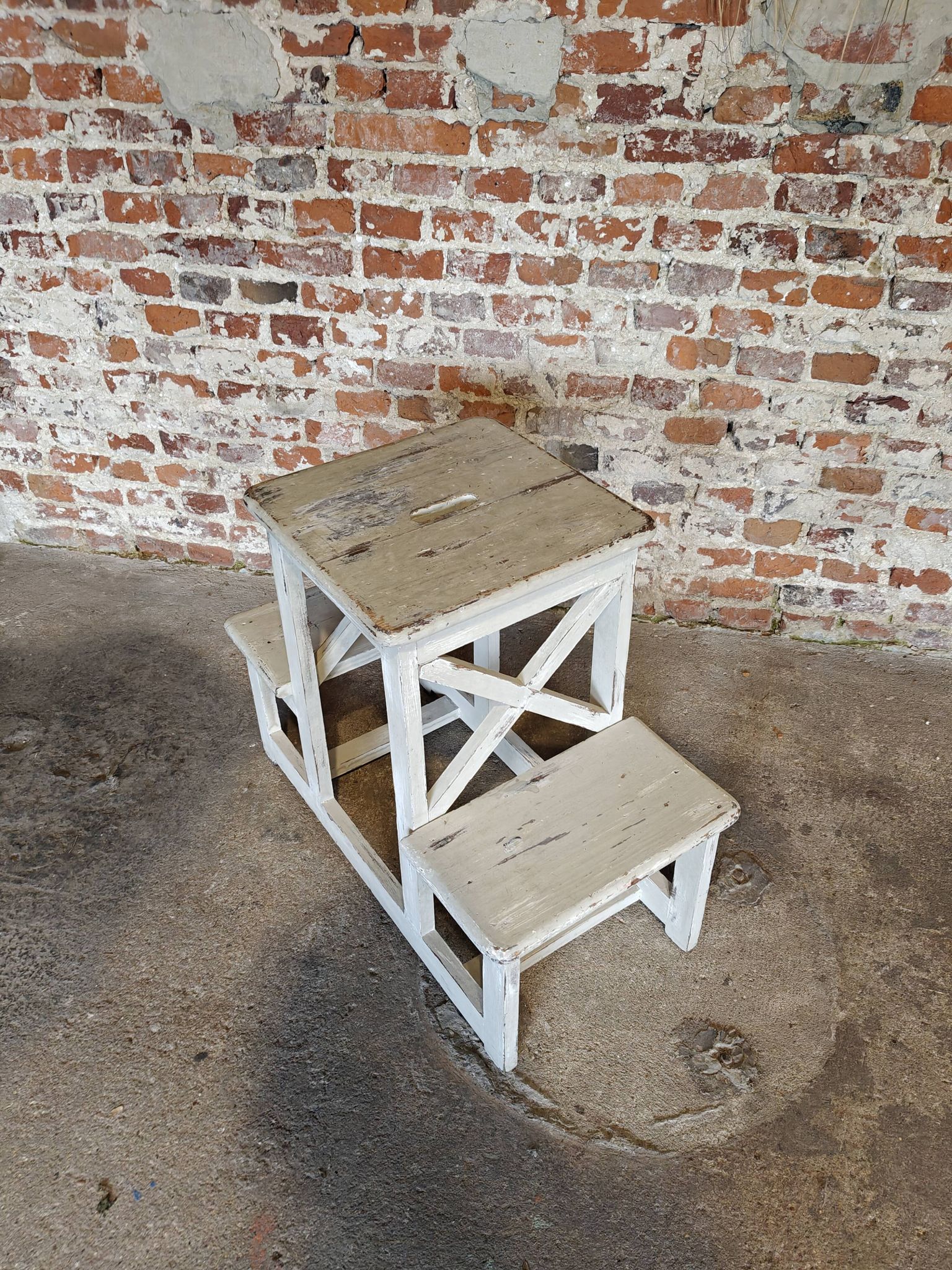 Vintage wooden step stool / ladder – country antique style