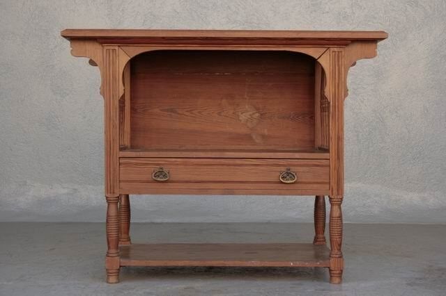 Serving art style new era 1900