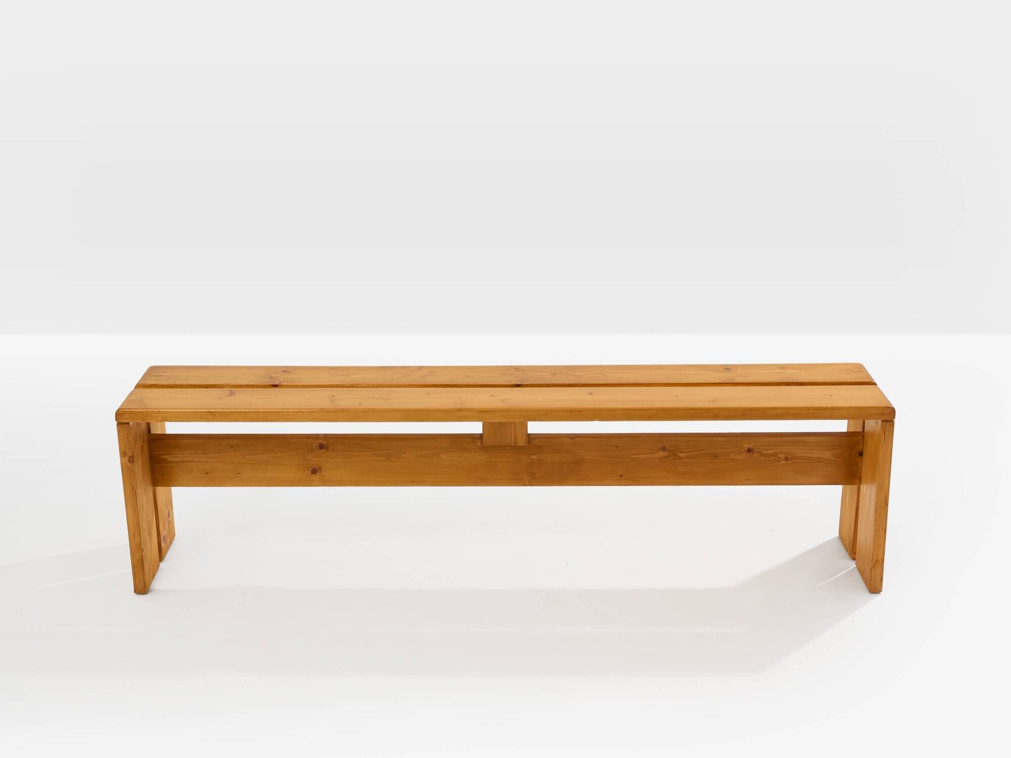 Paire de bancs Charlotte Perriand en pin Les Arcs 1970
