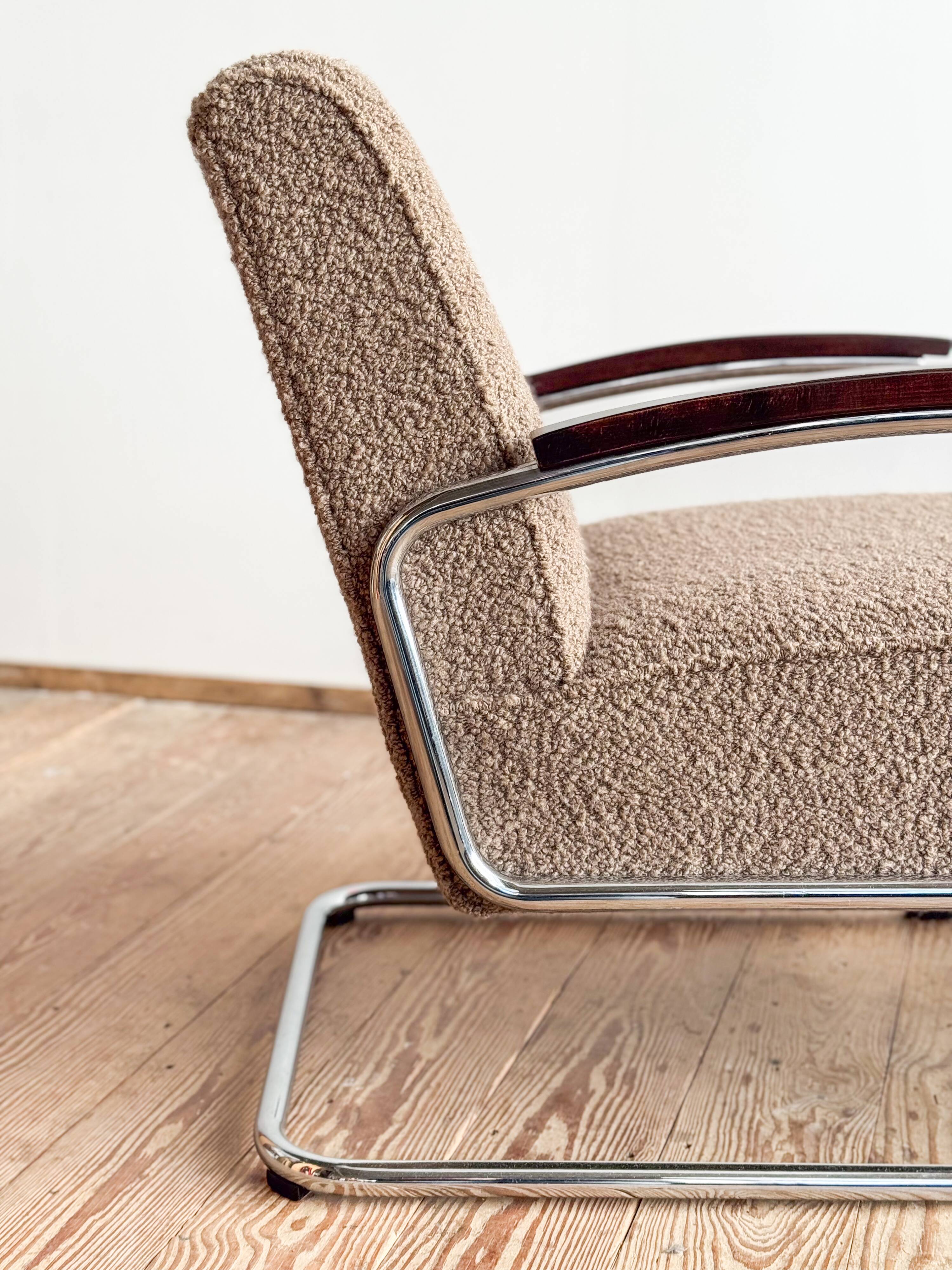 Fauteuil et ottoman Thonet 411 Bauhaus en tissu bouclé
