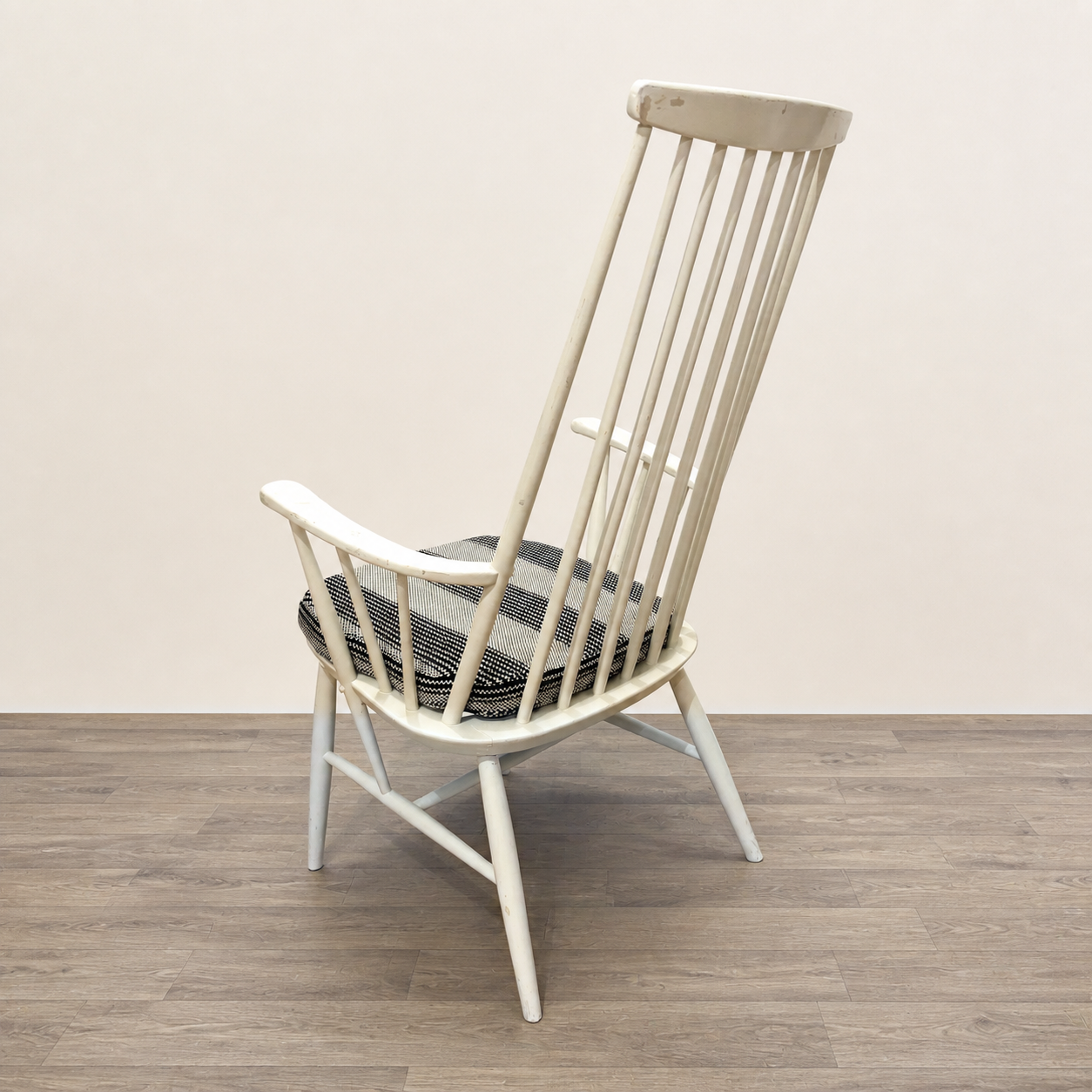 Scandinavian armchair x Pierre Frey
