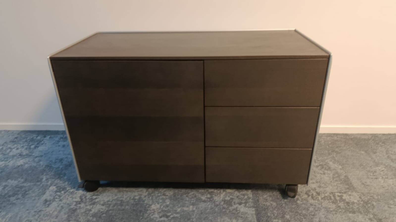 Bureau BENE – Series AL