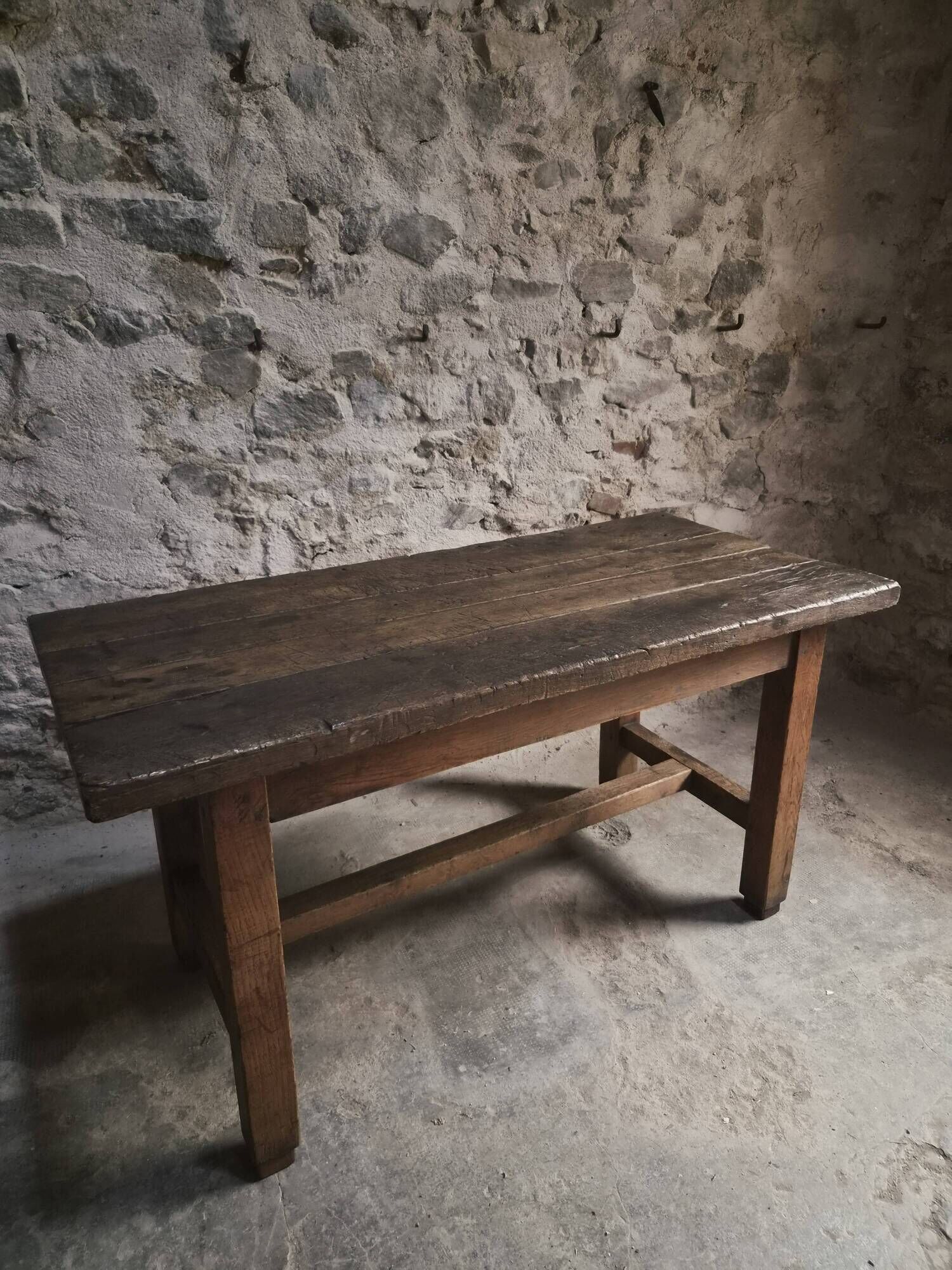 Dining table / antique work table in oak from France, 1750–1850