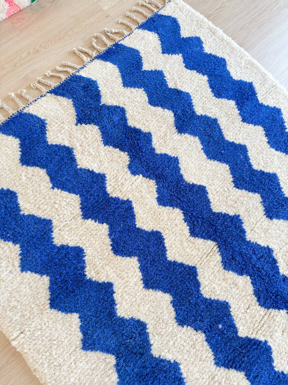 Traditional handmade Berber Beni Ouarin rug size 150 x 250 cm