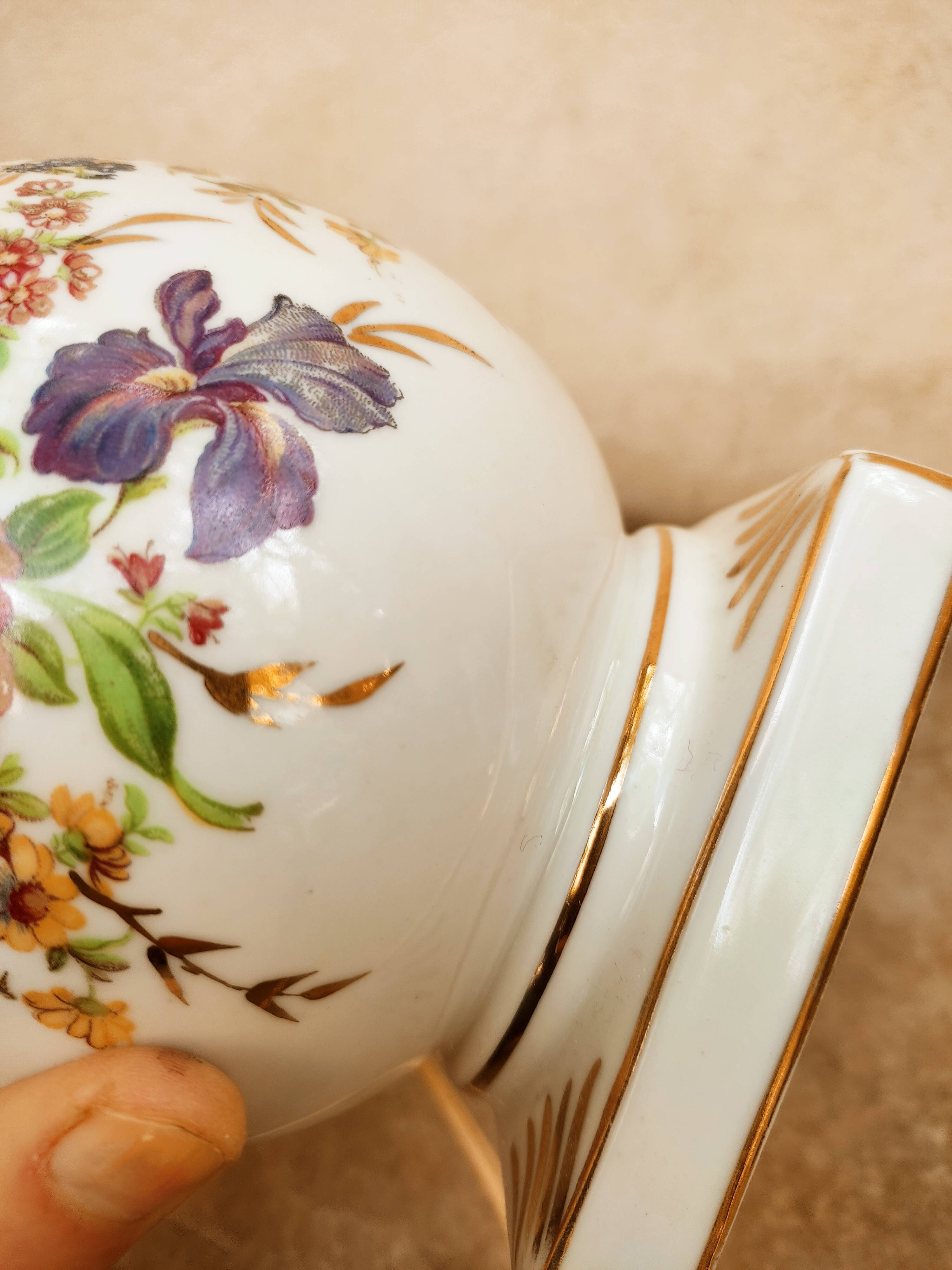 Porcelain ball lamp