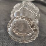 Bouteille commémorative en verre soufflé moulé avec ces personnages en reliefs avant 1900