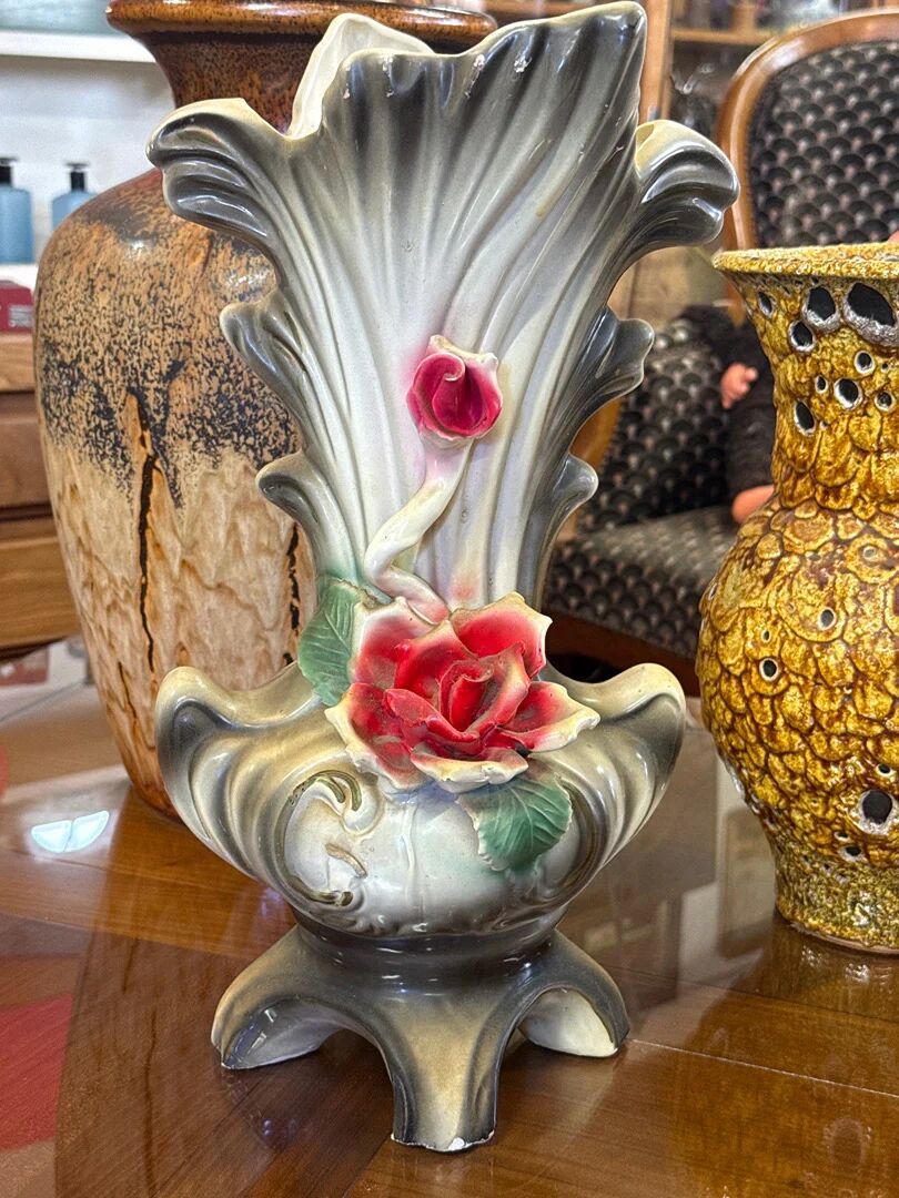 Vase – Capodimonte – Ornaments – Grey pink slipware