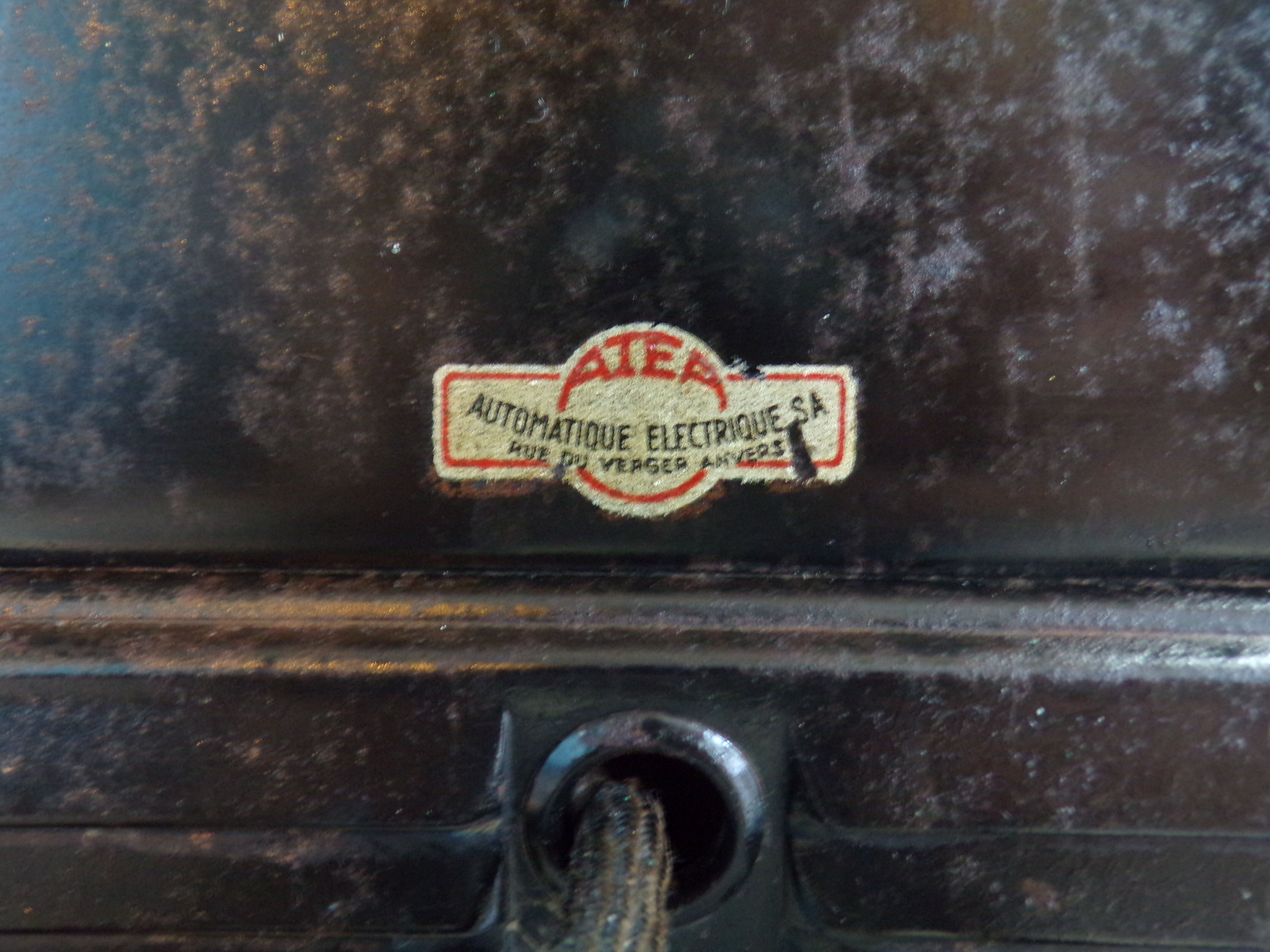 1930 metal crank telephone